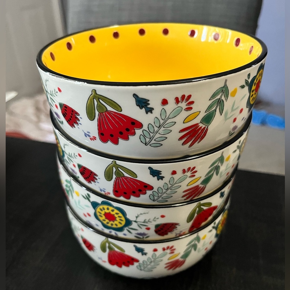 Set of 4 bowls